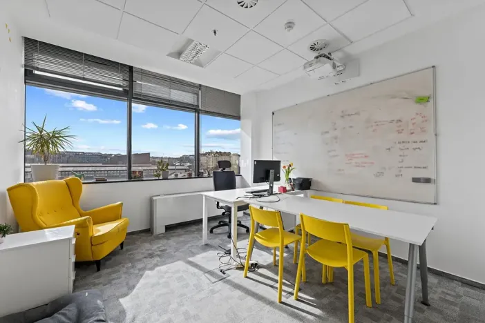 Pronájem kanceláře, Praha - Holešovice, U garáží, 158 m2