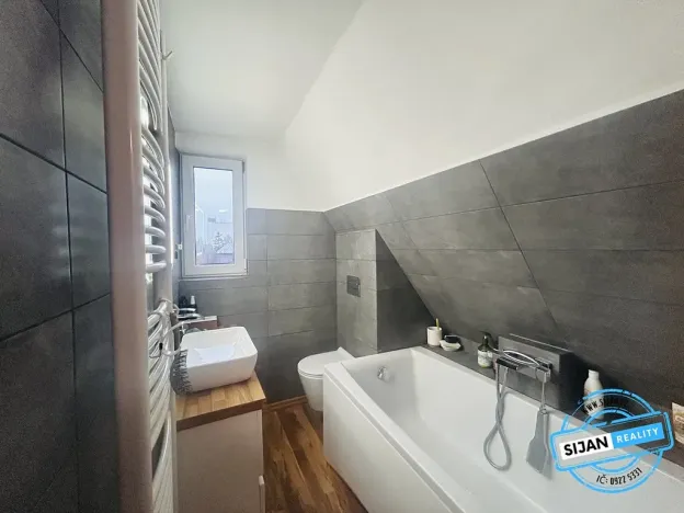 Prodej rodinného domu, Bruntál, 234 m2