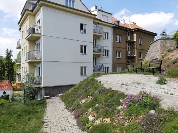 Pronájem bytu 2+1, Praha - Smíchov, Podbělohorská, 41 m2