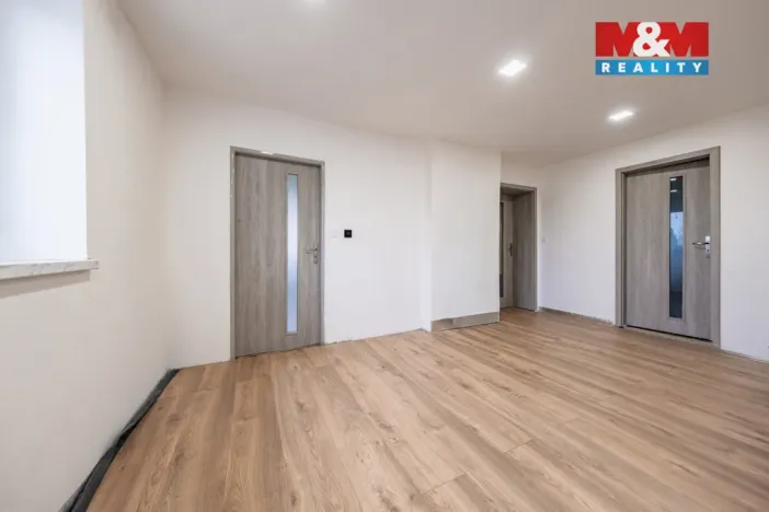 Prodej rodinného domu, Jehnědí, 189 m2