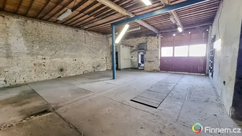 Pronájem garáže, Praha - Ruzyně, 160 m2