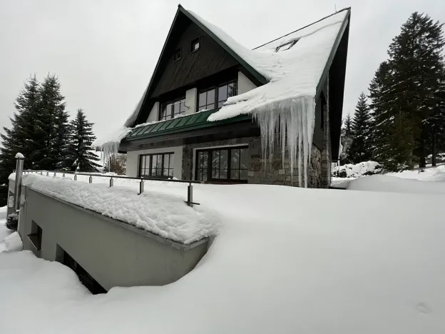 Prodej rodinného domu, Benecko, 635 m2