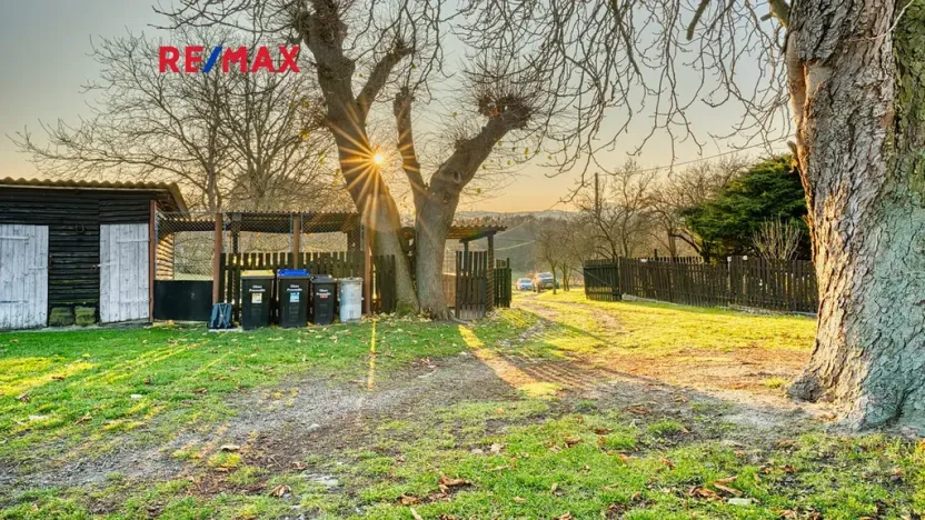 Prodej rodinného domu, Provodín, 290 m2