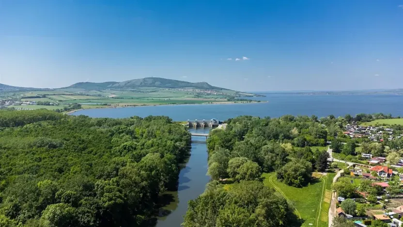 Prodej komerční nemovitosti, Přítluky, 2507 m2