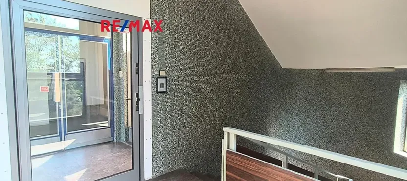 Pronájem kanceláře, Praha - Kobylisy, Horňátecká, 14 m2