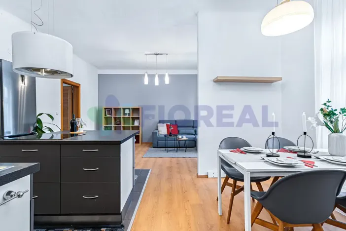 Prodej bytu 2+kk, Praha - Holešovice, U Uranie, 69 m2