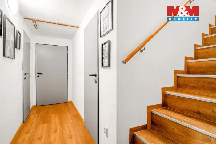 Prodej rodinného domu, Brniště, 190 m2