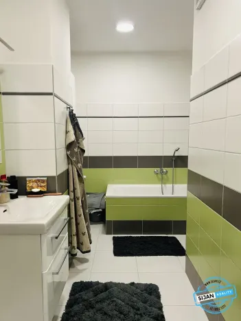 Pronájem bytu 2+kk, Krnov, nám. Míru, 54 m2