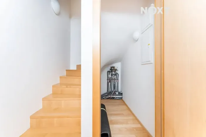 Pronájem bytu 3+kk, Praha - Vysočany, Podnádražní, 100 m2