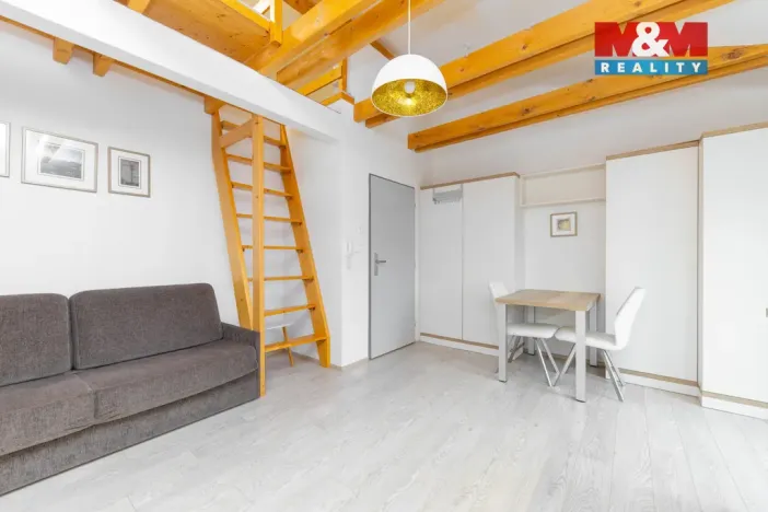 Prodej bytu 2+kk, Mikulov, Koněvova, 36 m2