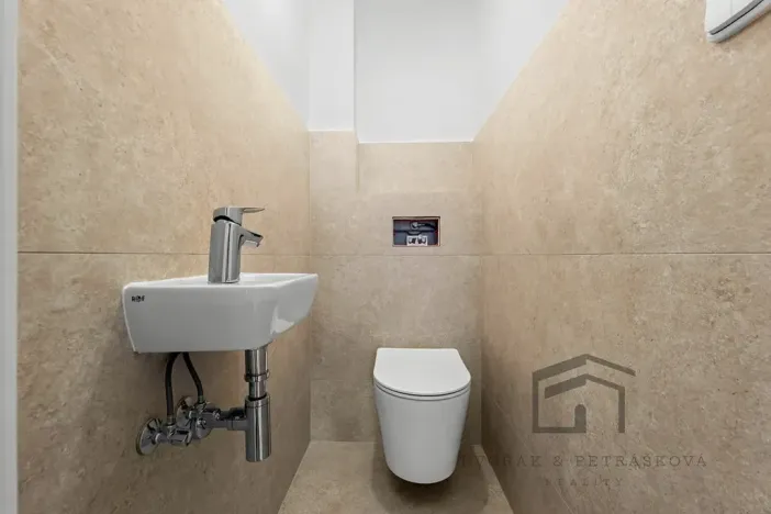 Pronájem bytu 3+kk, Praha - Libeň, Sokolovská, 64 m2