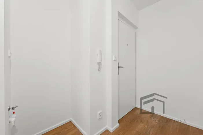 Pronájem bytu 3+kk, Praha - Libeň, Sokolovská, 64 m2