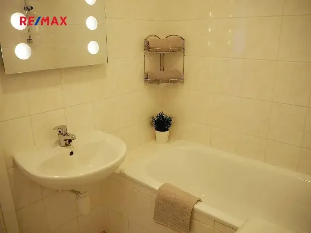 Pronájem bytu 1+kk, Brno, Zlínská, 26 m2