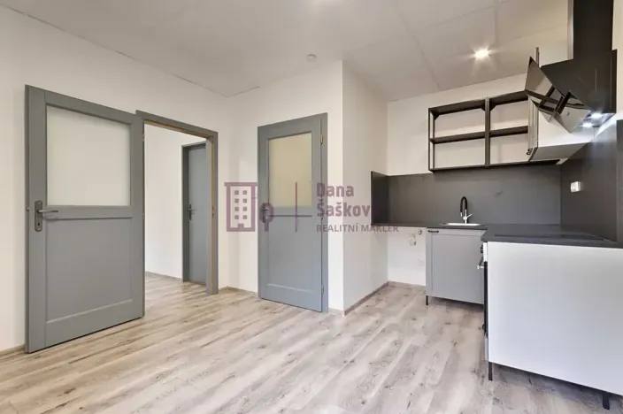 Pronájem bytu 2+kk, Jindřichův Hradec, Miřiovského, 34 m2