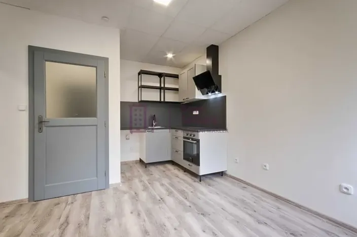 Pronájem bytu 2+kk, Jindřichův Hradec, Miřiovského, 34 m2