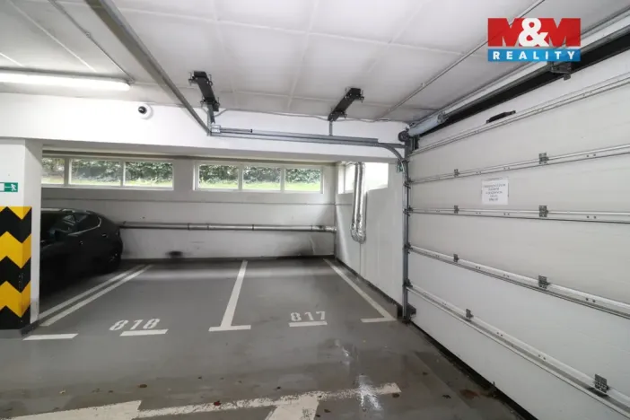 Prodej garážového stání, Praha, U Hostavického potoka, 10 m2