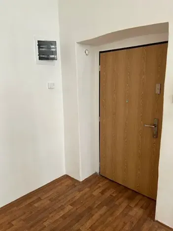 Pronájem kanceláře, Praha - Holešovice, Kamenická, 49 m2