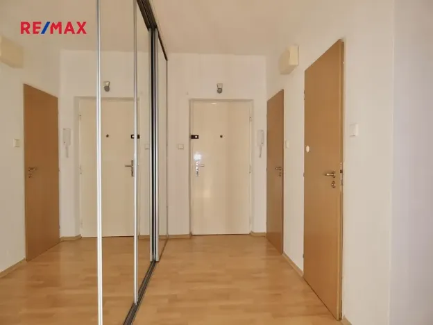 Pronájem bytu 2+1, Praha - Malešice, Káranská, 53 m2