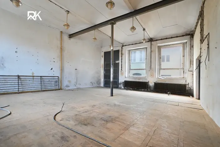 Prodej obchodního prostoru, Kolín, Pražská, 600 m2