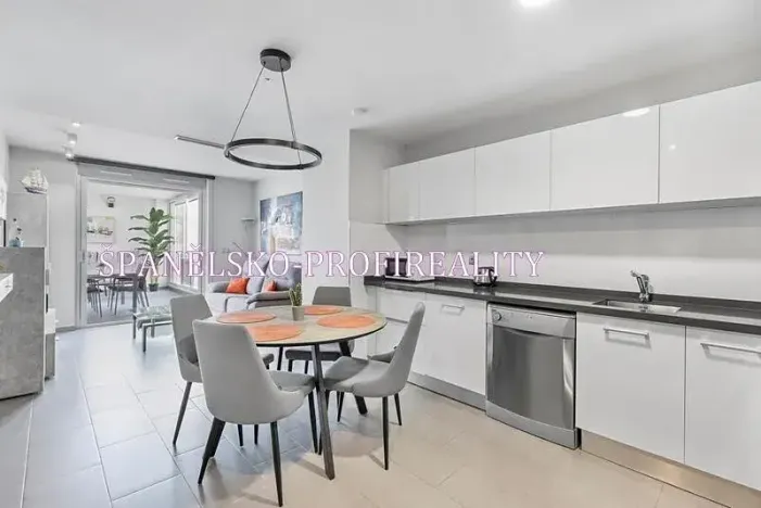 Prodej bytu 3+kk, Torrevieja, Španělsko, 66 m2