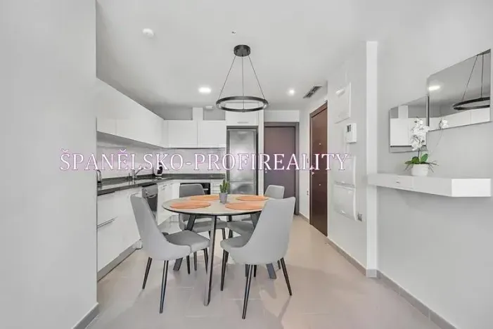 Prodej bytu 3+kk, Torrevieja, Španělsko, 66 m2