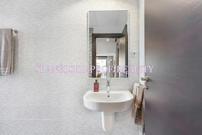 Prodej bytu 3+kk, Torrevieja, Španělsko, 66 m2