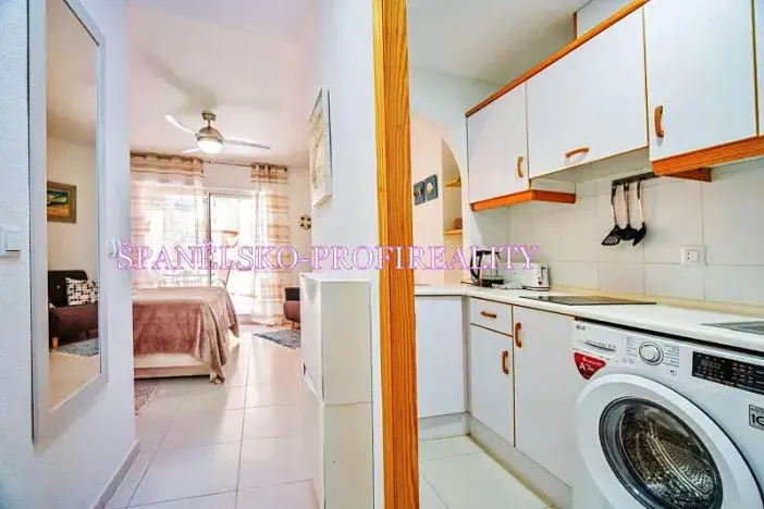 Prodej bytu 1+kk, Torrevieja, Španělsko, Calle Los gases, 40 m2