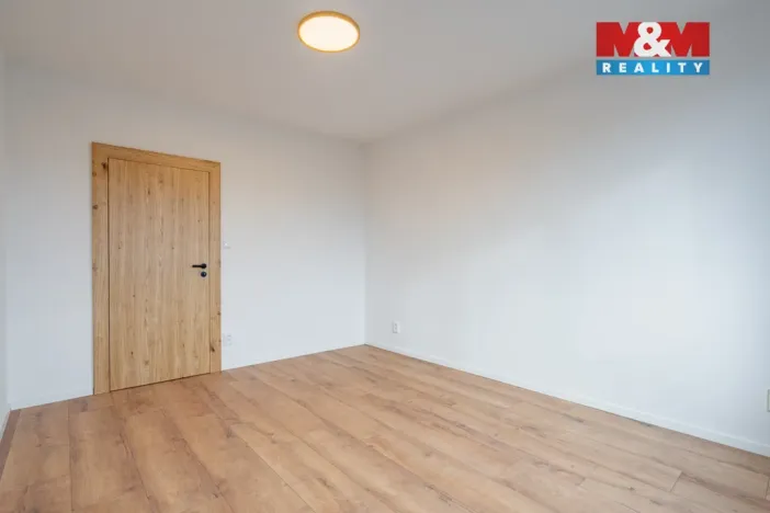 Prodej bytu 2+1, Český Krumlov - Plešivec, Sídliště Plešivec, 57 m2