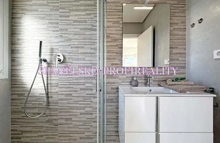 Prodej vily, Torrevieja, Španělsko, 100 m2