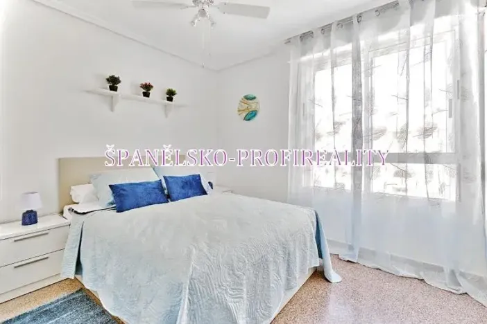 Prodej bytu 3+1, Torrevieja, Španělsko, 100 m2