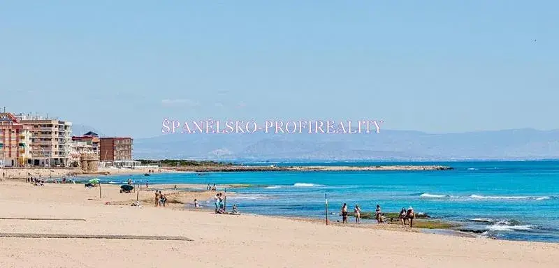 Prodej bytu 3+kk, Torrevieja, Španělsko, 66 m2