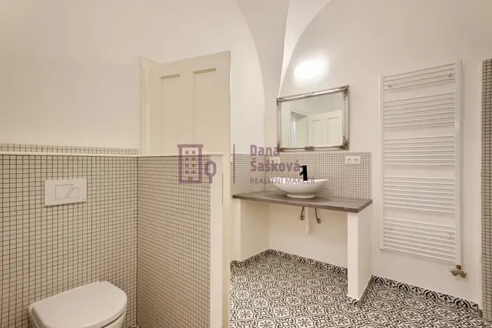 Pronájem bytu 2+1, Jindřichův Hradec, nám. Míru, 71 m2