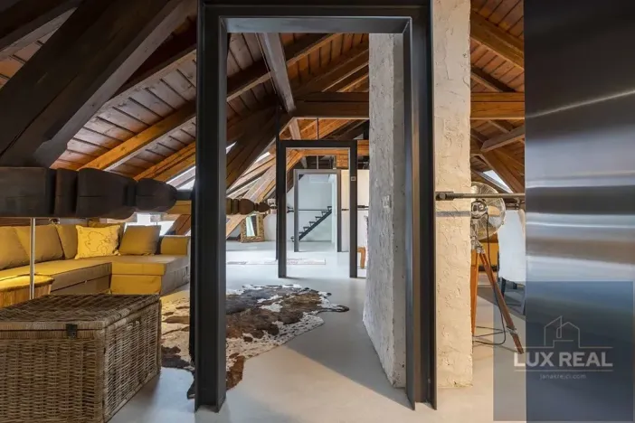 Prodej atypického bytu, Mikulov, Komenského, 164 m2