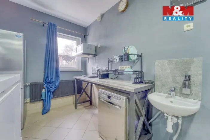 Prodej obchodního prostoru, Stružná, 216 m2