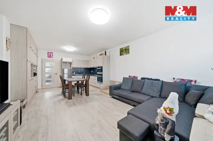 Prodej bytu 2+kk, Pardubice - Polabiny, Bělehradská, 77 m2