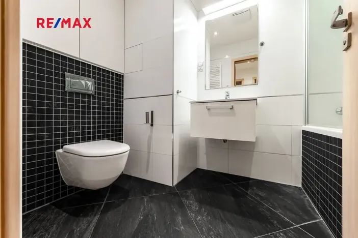 Pronájem bytu 2+kk, Praha - Libeň, Vojenova, 62 m2