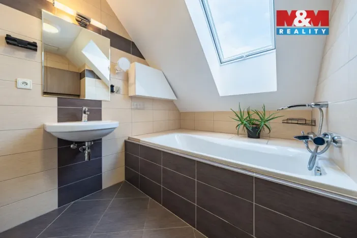 Pronájem bytu 3+kk, Praha - Kolovraty, Meduňková, 109 m2