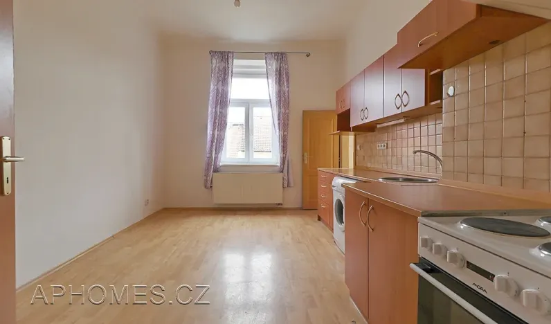 Pronájem bytu 1+1, Praha - Smíchov, Kováků, 36 m2