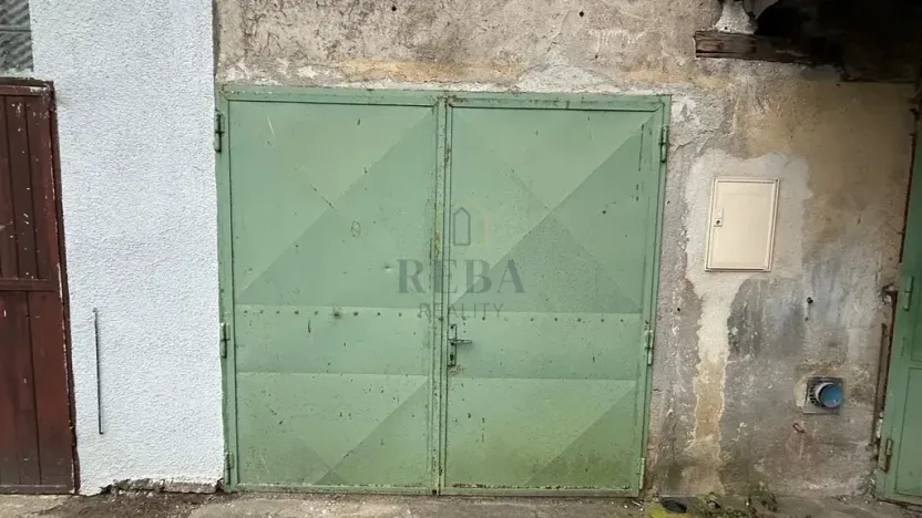 Prodej bytu 2+1, Karlovy Vary, Závodní, 39 m2