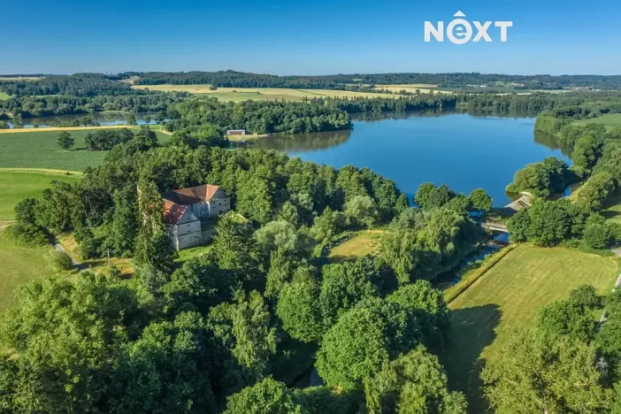 Prodej komerční nemovitosti, Buzice, 1800 m2