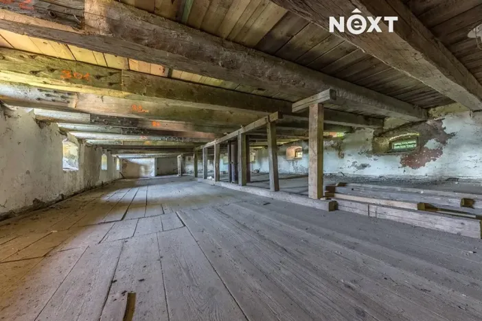 Prodej komerční nemovitosti, Buzice, 1800 m2