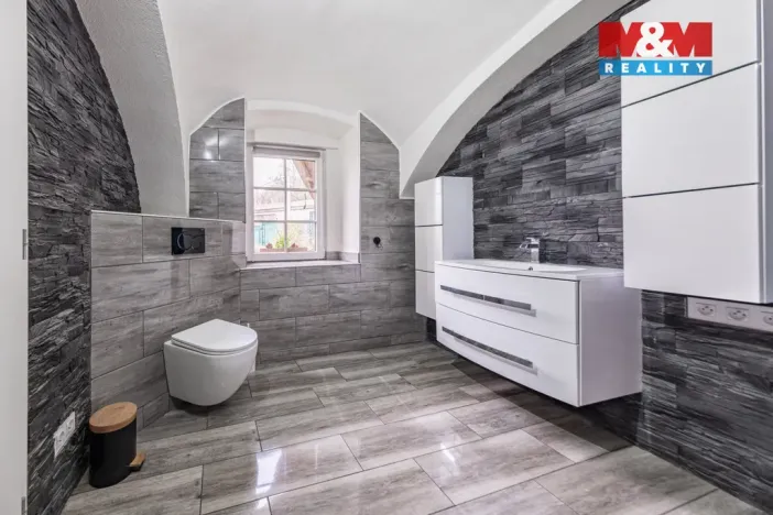 Prodej rodinného domu, Okounov, 197 m2