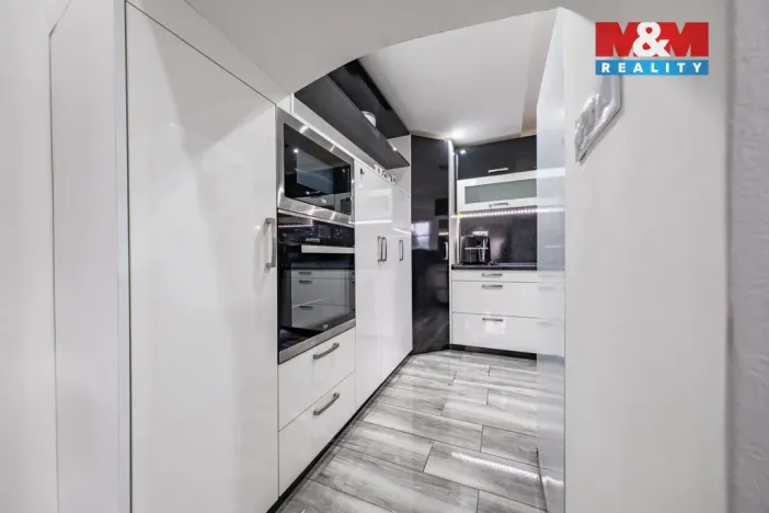 Prodej rodinného domu, Okounov, 197 m2