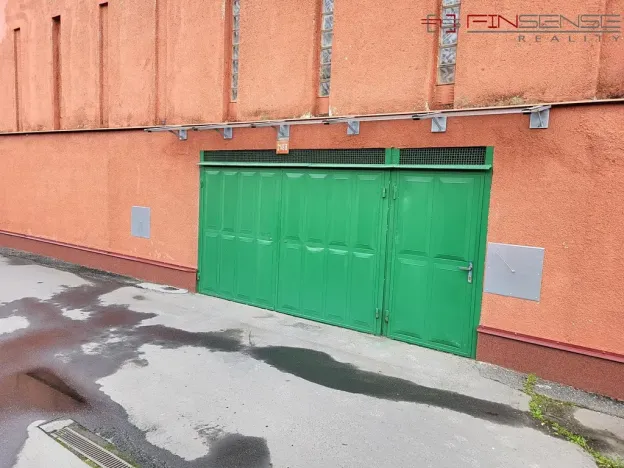 Pronájem garáže, Kladno, Bellevue, 17 m2