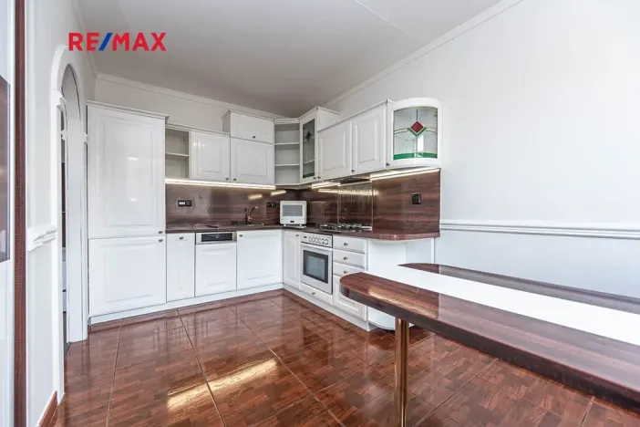 Pronájem bytu 3+1, Praha - Kobylisy, Frýdlantská, 67 m2