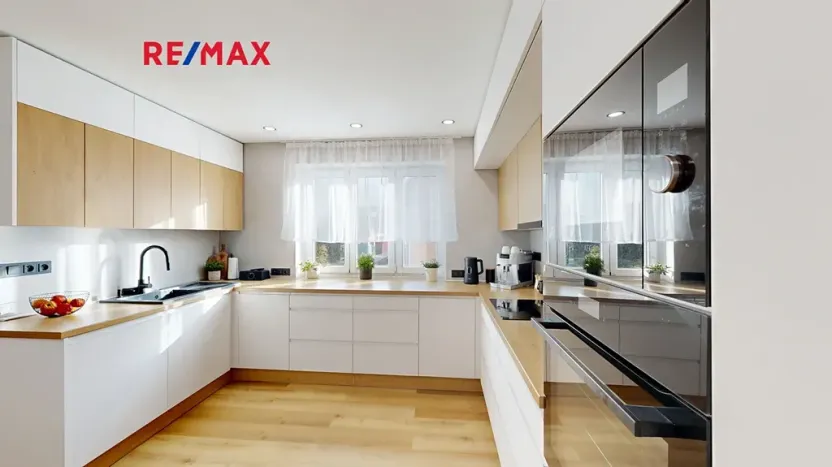 Prodej rodinného domu, Varnsdorf, Školní, 194 m2