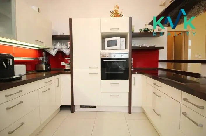 Prodej bytu 4+kk, Karlovy Vary, Na Vyhlídce, 109 m2