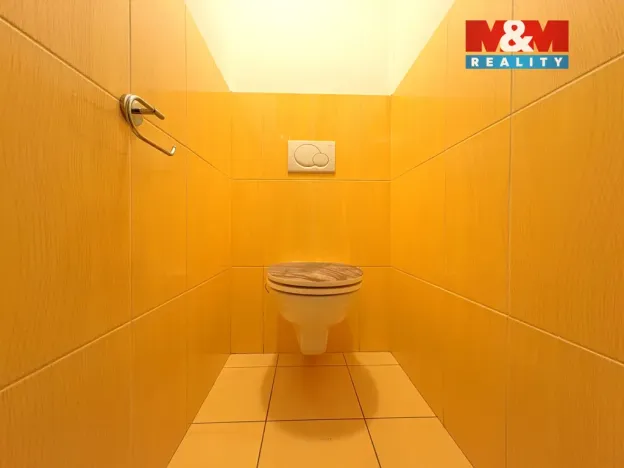 Prodej restaurace, Velké Žernoseky, 438 m2