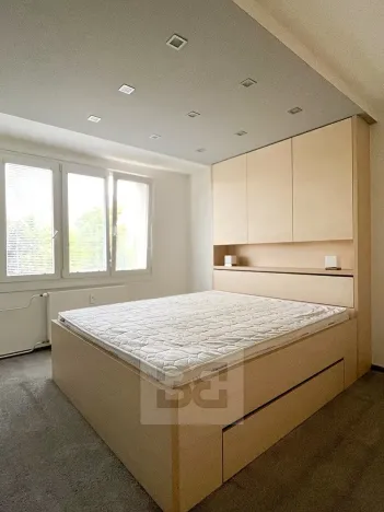 Pronájem bytu 2+1, Plzeň, Pod Chlumem, 58 m2