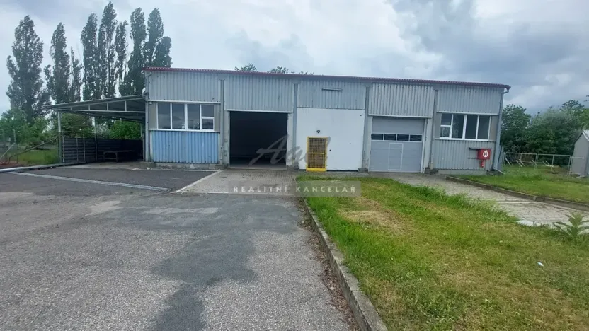 Pronájem skladu, Holubice, 110 m2